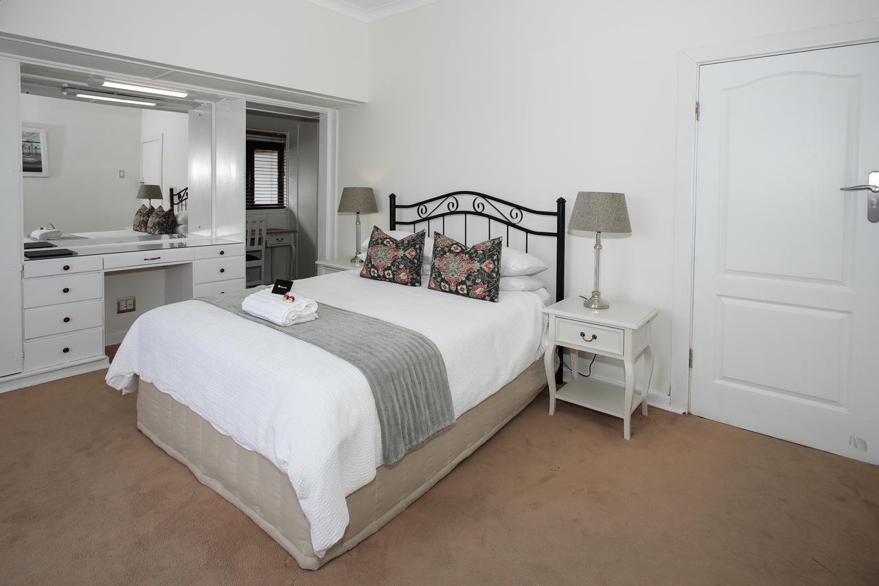 Hathaway Guest House อีสต์ลอนดอน ภายนอก รูปภาพ